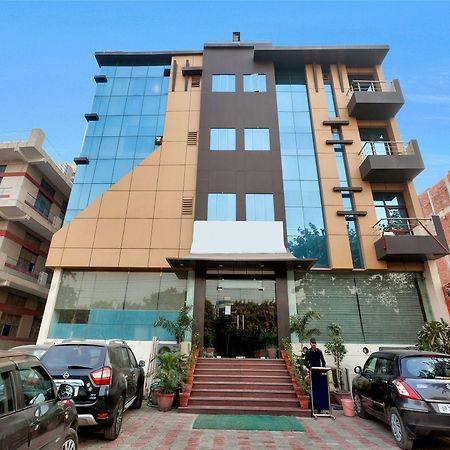 Oyo 9841 The Vivir 1 Hotel Noida Bagian luar foto