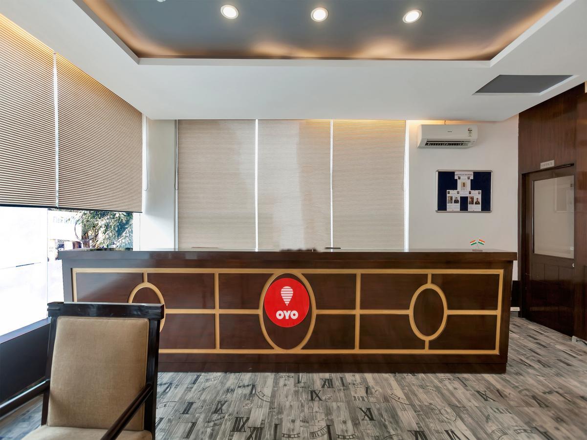 Oyo 9841 The Vivir 1 Hotel Noida Bagian luar foto