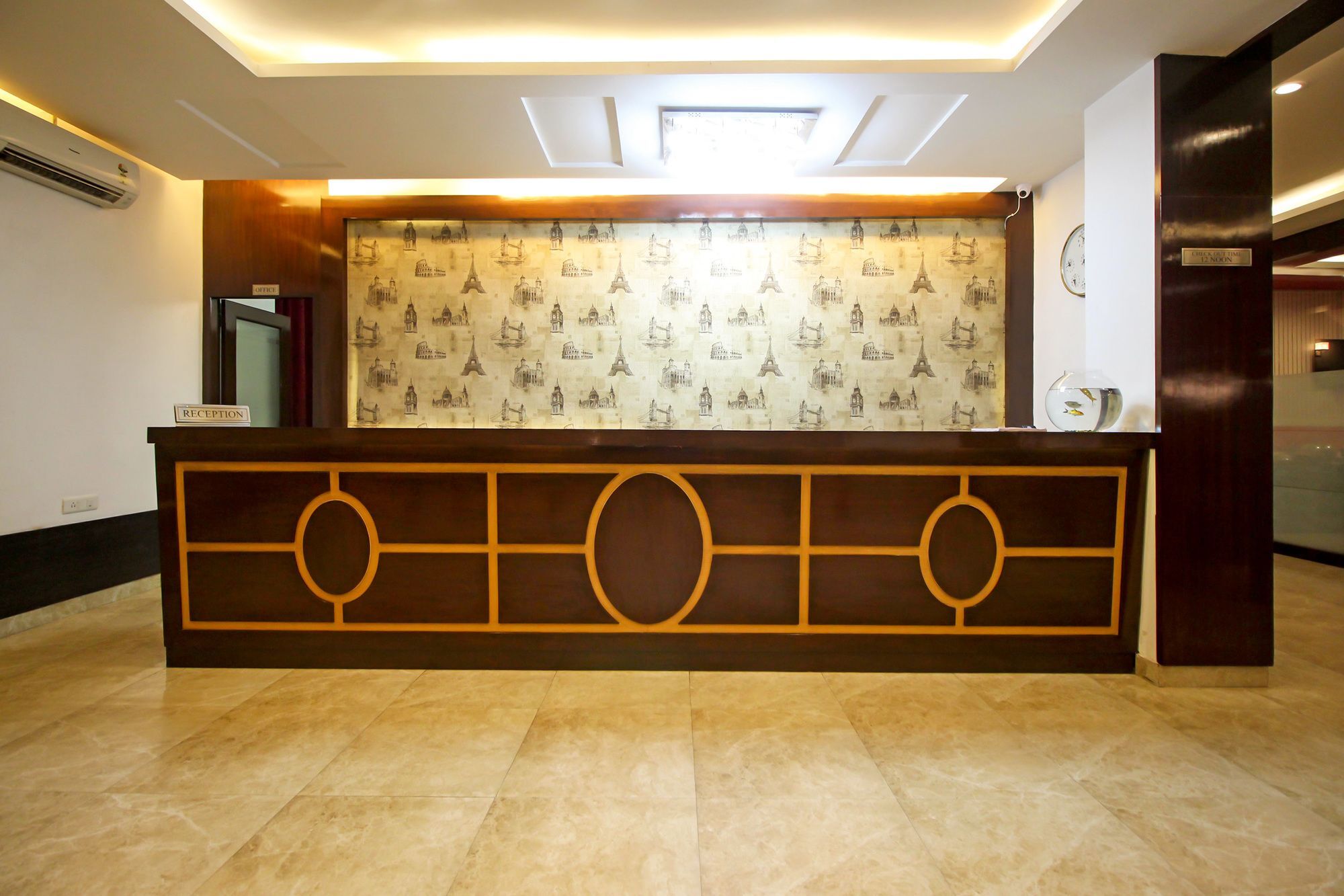 Oyo 9841 The Vivir 1 Hotel Noida Bagian luar foto
