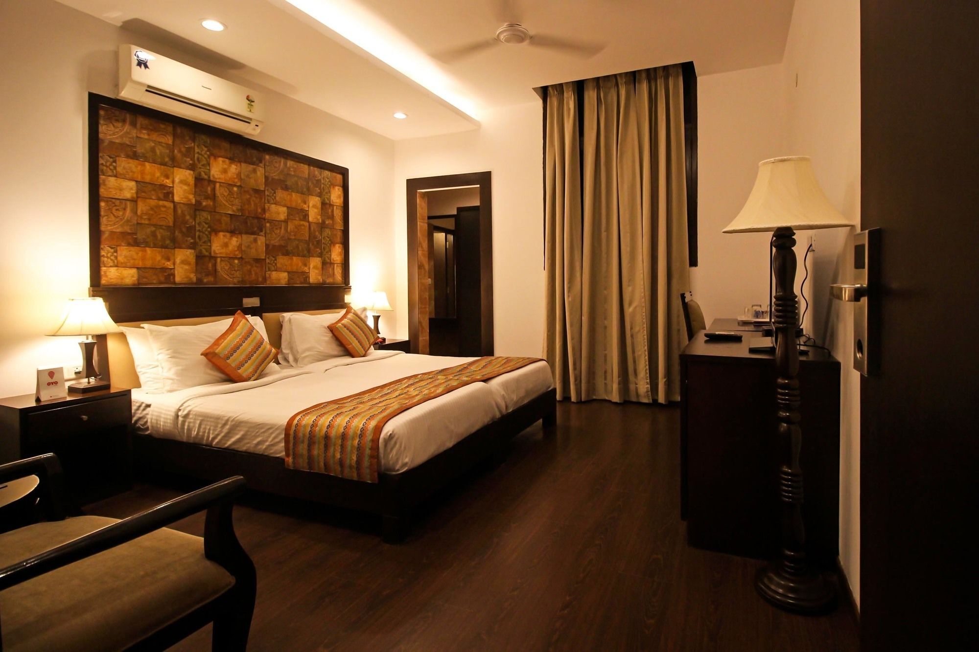 Oyo 9841 The Vivir 1 Hotel Noida Bagian luar foto