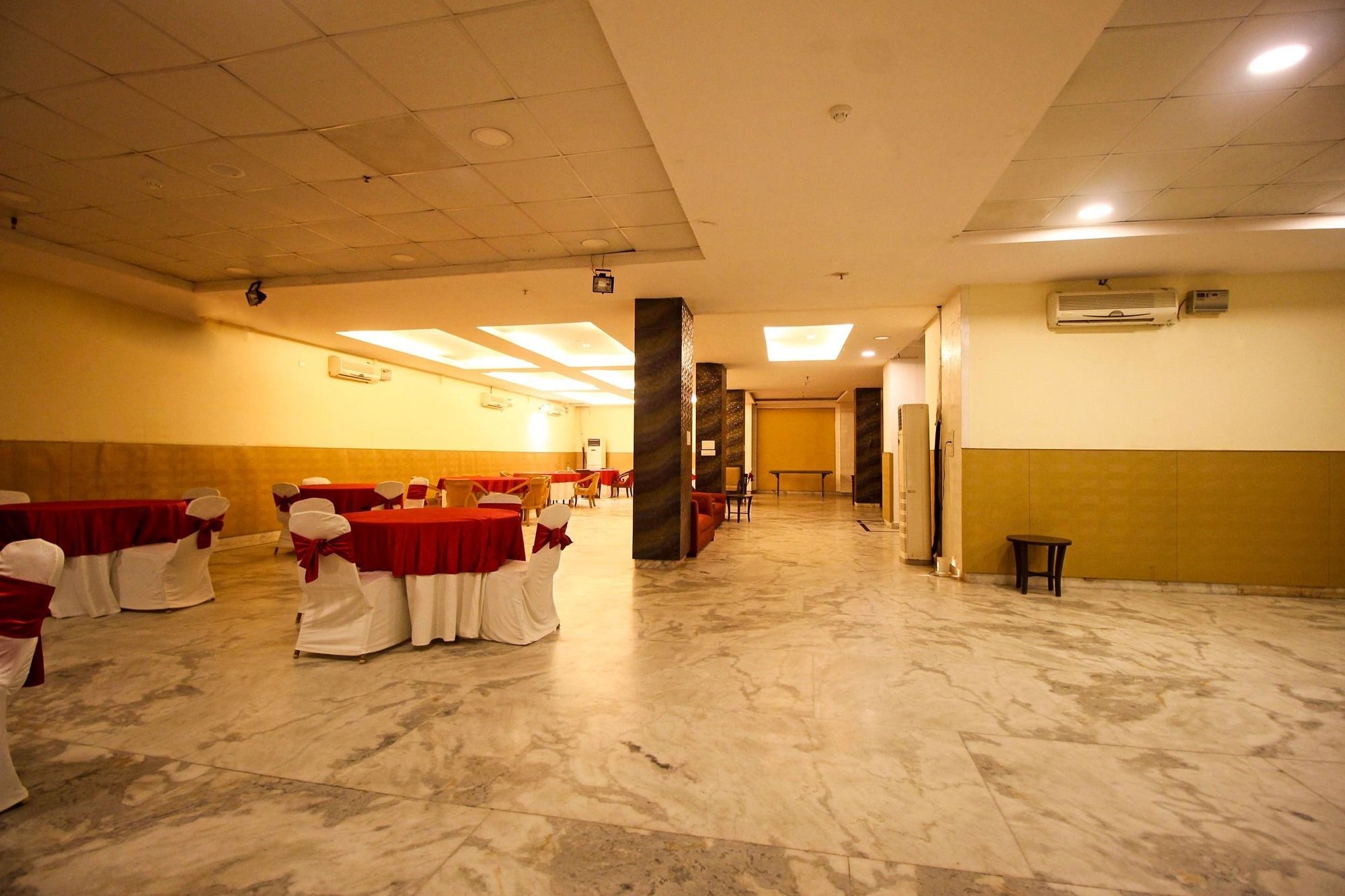 Oyo 9841 The Vivir 1 Hotel Noida Bagian luar foto