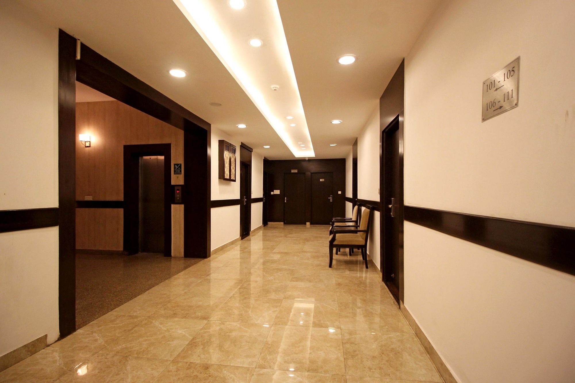 Oyo 9841 The Vivir 1 Hotel Noida Bagian luar foto