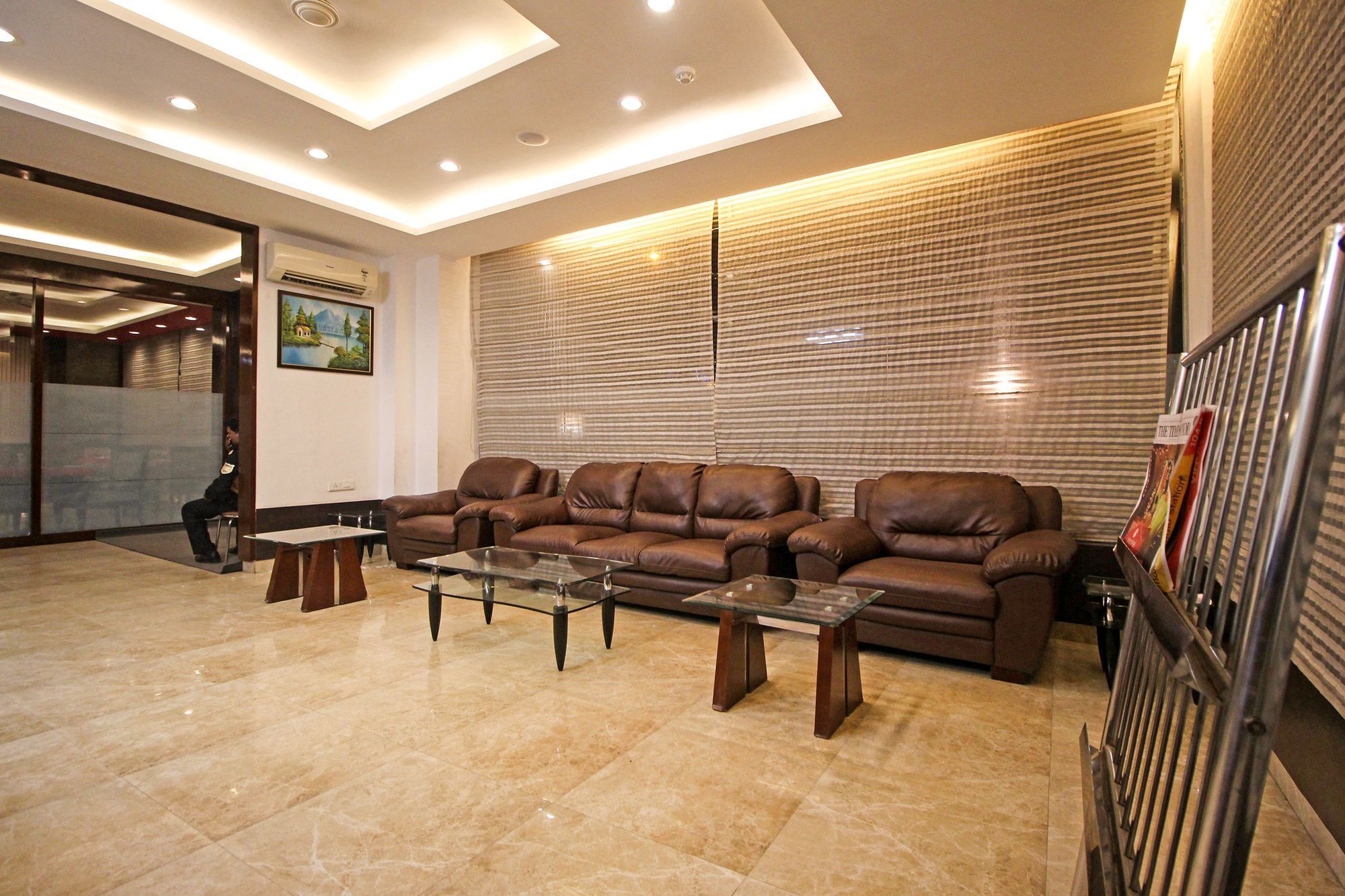 Oyo 9841 The Vivir 1 Hotel Noida Bagian luar foto