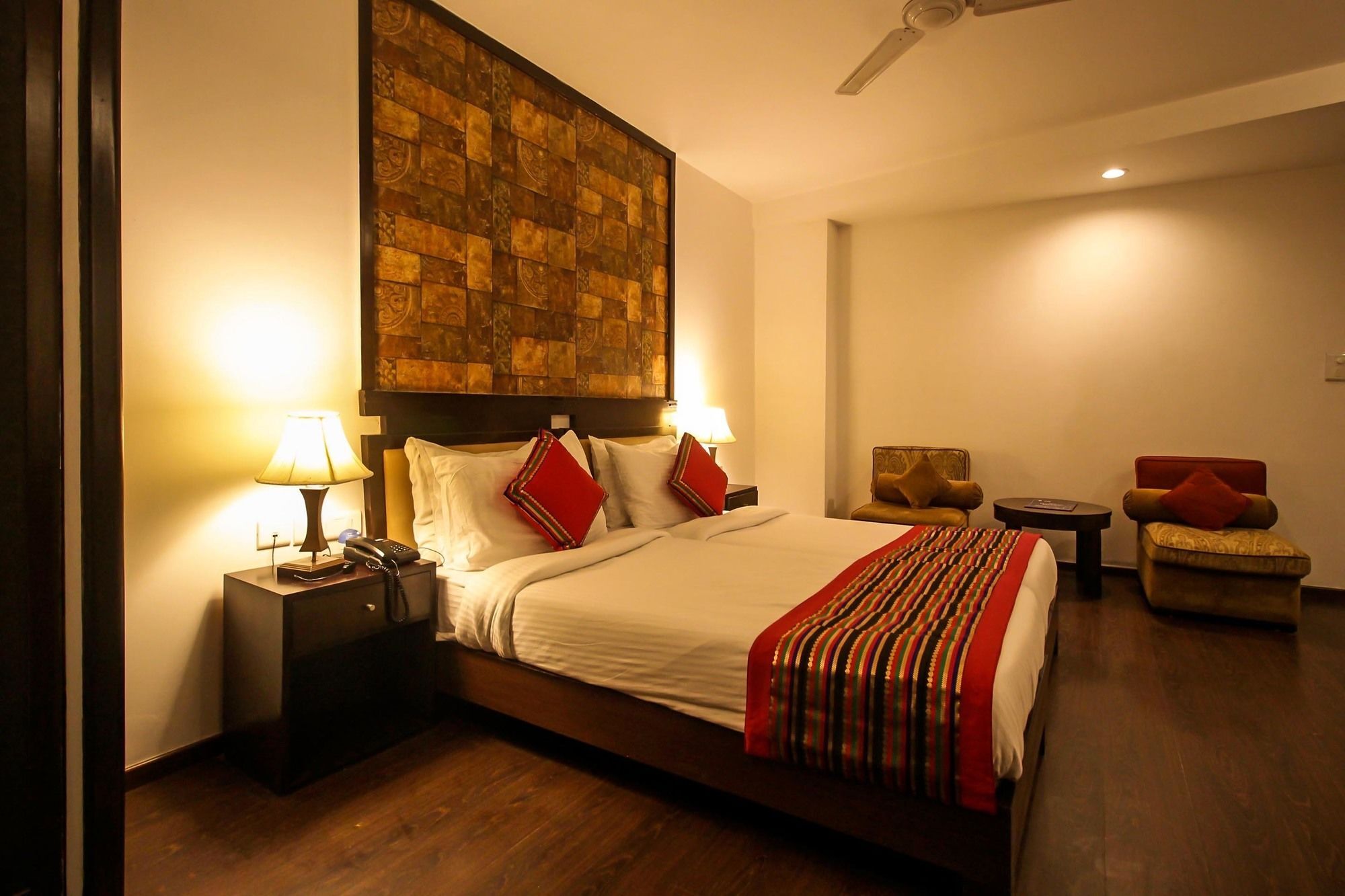 Oyo 9841 The Vivir 1 Hotel Noida Bagian luar foto