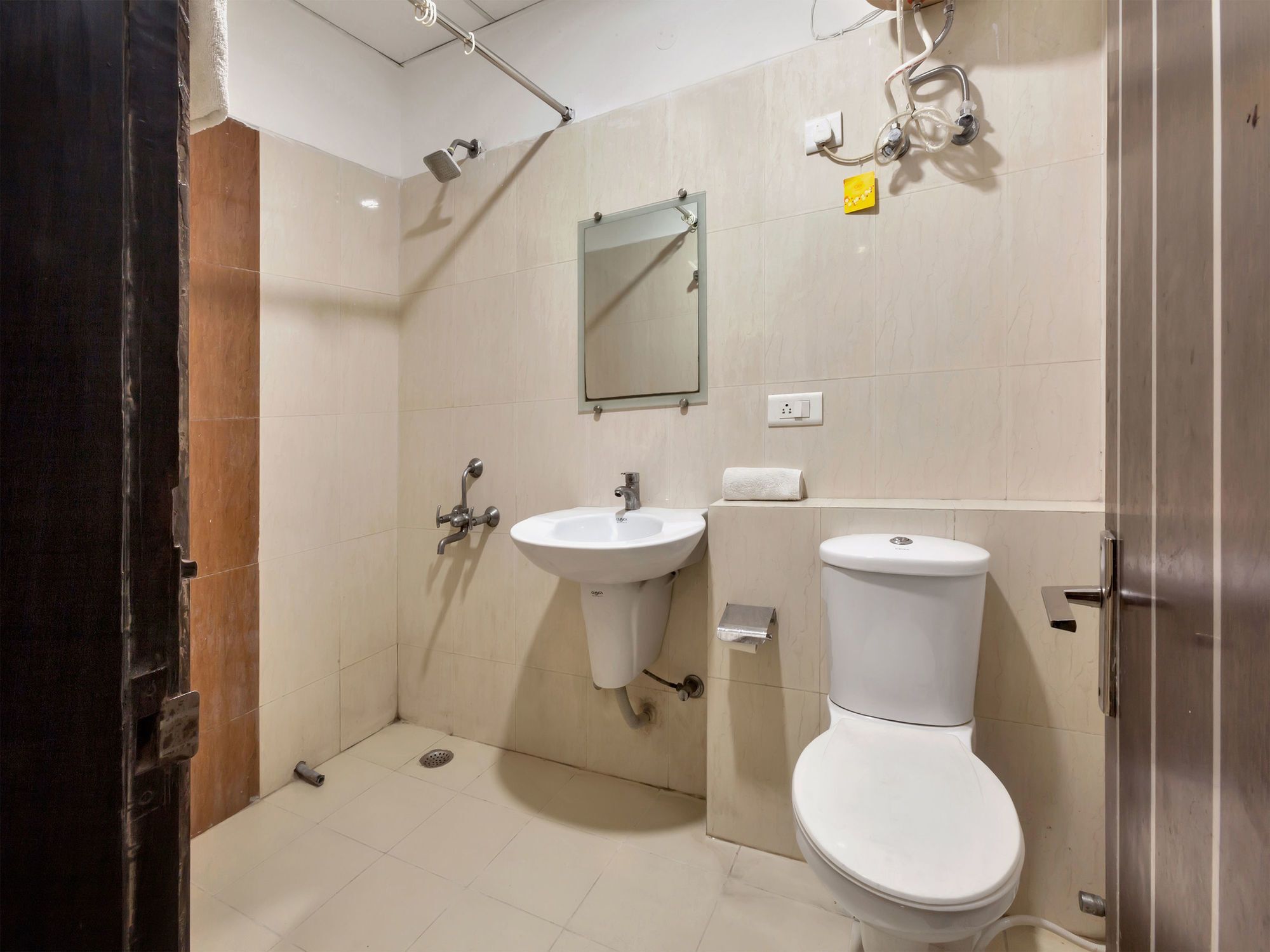 Oyo 9841 The Vivir 1 Hotel Noida Bagian luar foto